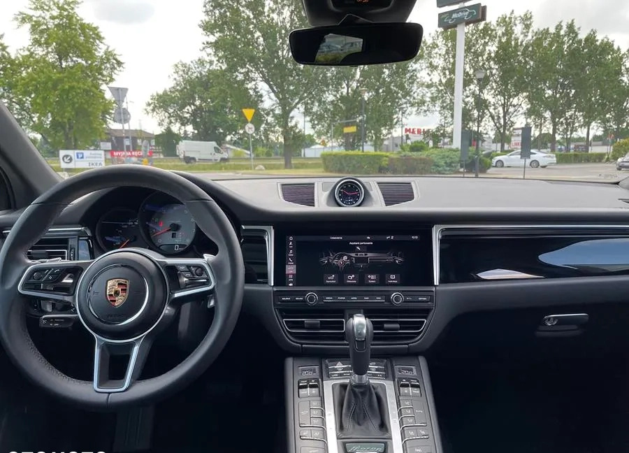 Porsche Macan cena 259800 przebieg: 8940, rok produkcji 2021 z Gliwice małe 667